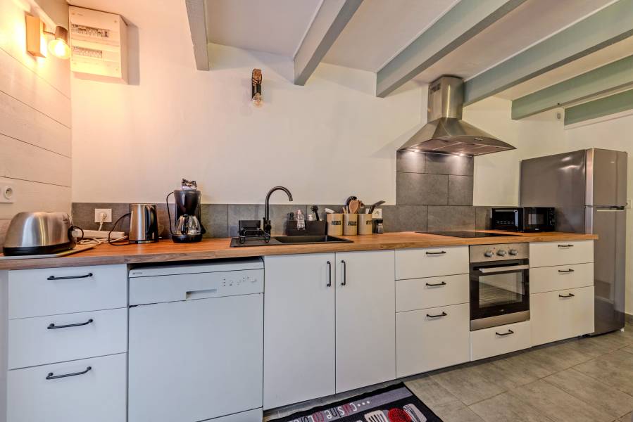 equipped kitchen equipped kitchen